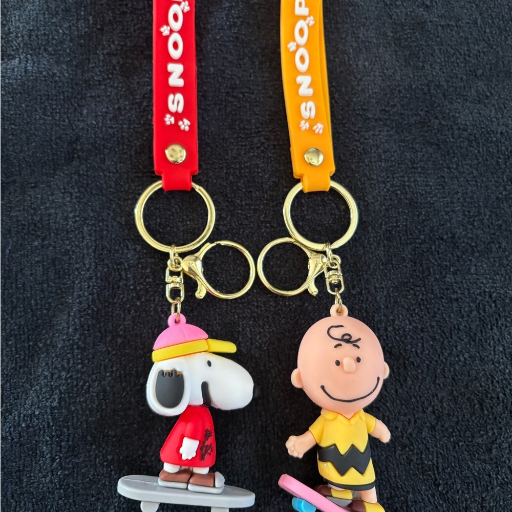 Snoopy & Charlie Brown silicone Keychain